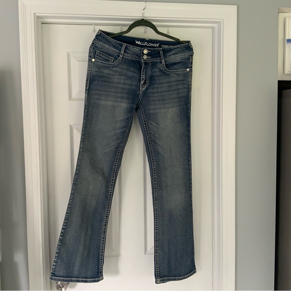 Wallflower Jeans. Luscious Curvy Fit. Boot Cut. Size 9. New